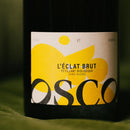 Dans la continuité de ses valeurs, OSCO s’engage à promouvoir une consommation plus responsable. L’Éclat Brut est produit avec des ingrédients d’origine naturelle et sans alcool, s’inscrivant dans une démarche de respect de l’environnement et de bien-être. 