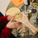 OSCO l'Original est un apéritif sans alcool multi-récompensé à l'international. Ses saveurs intenses de romarin, anis et gentiane vous transportent sous le soleil du Midi. Savourez les plaisirs d'une boisson sans alcool naturelle, bio et fabriquée en France.