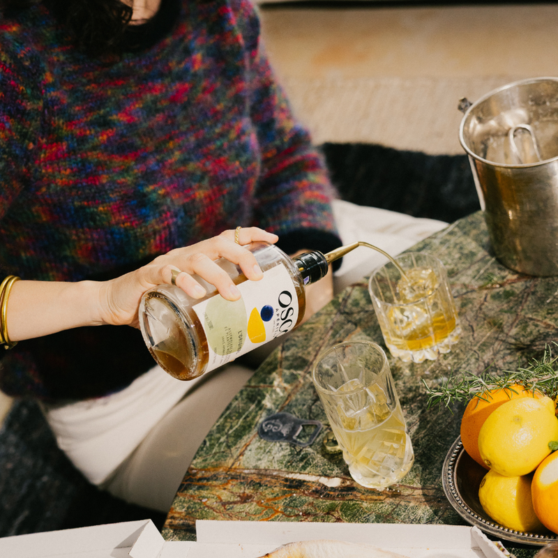 OSCO L'Original est un apéritif sans alcool peu sucré devenu l'incontournable des apéros d'été. Ses recettes de cocktails sans alcool sont très simples à réaliser.