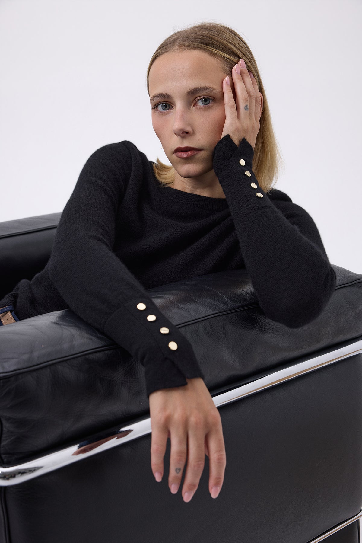 Pull Col Rond Boutons Dorés Hommeches Ballon Oslo - Noir - Femme