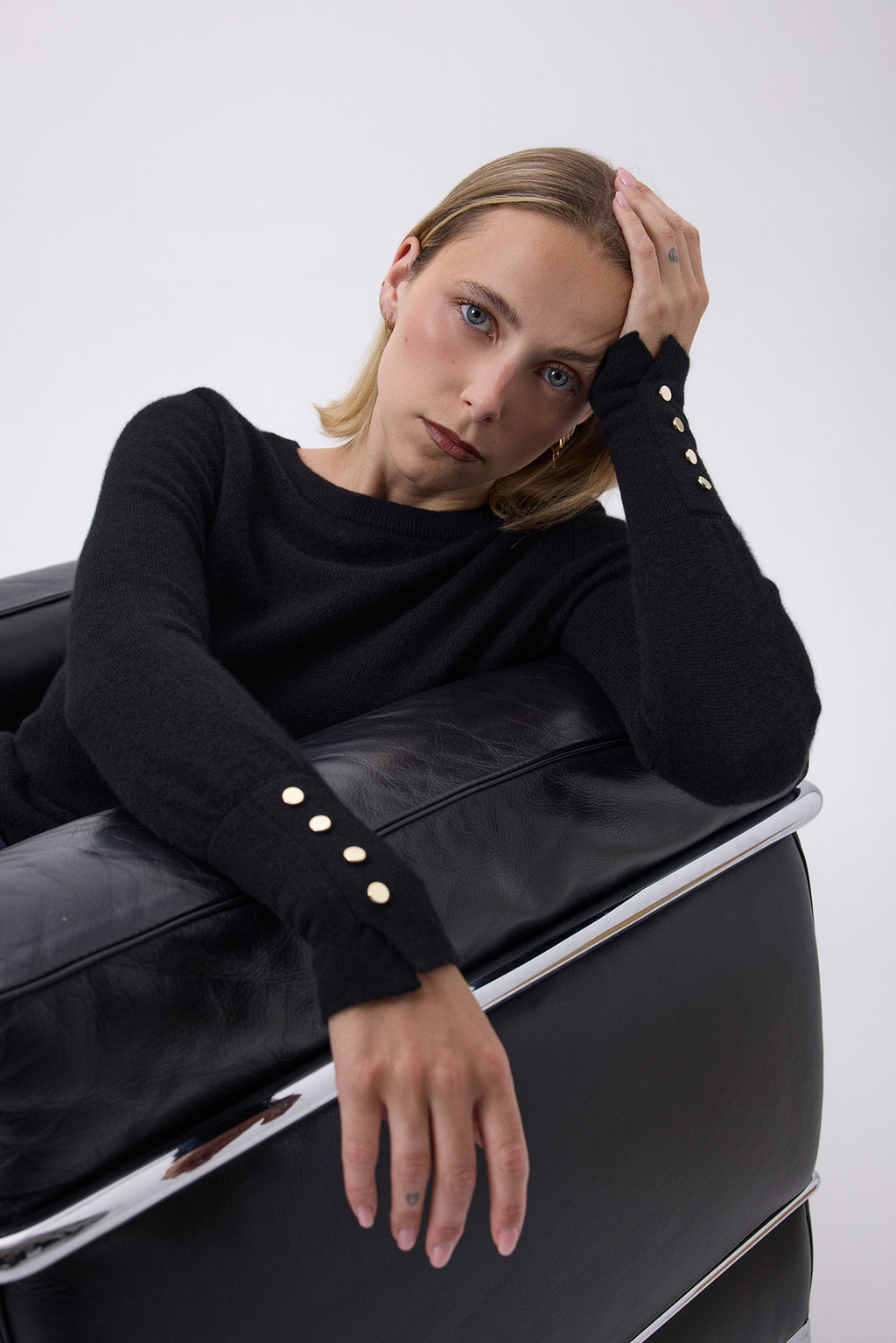 Pull Col Rond Boutons Dorés Hommeches Ballon Oslo - Noir - Femme