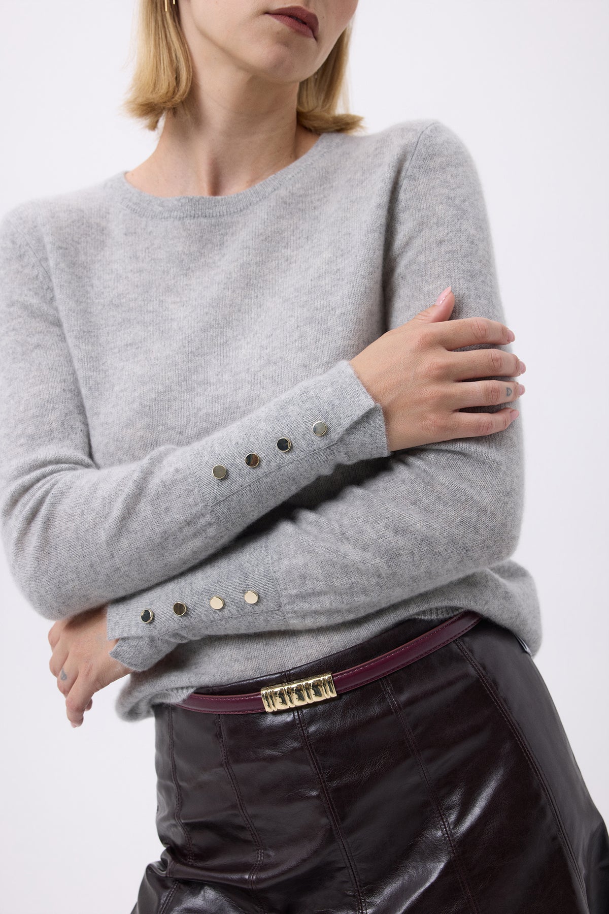 Jersey de cuello redondo con botones dorados y mangas globo F Oslo - Gris claro - Mujer