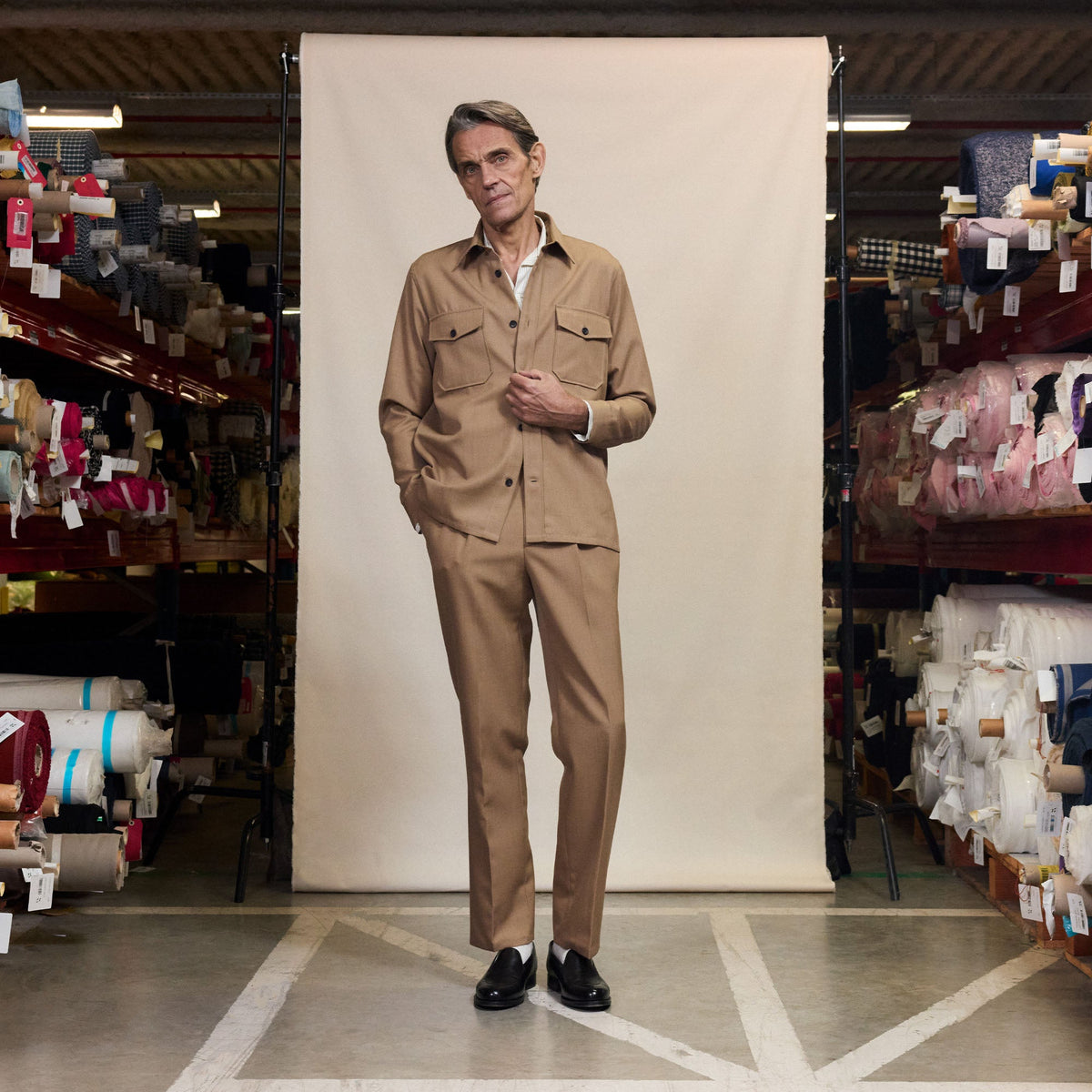 Pantalon À Double Plis En Laine Vierge Camel