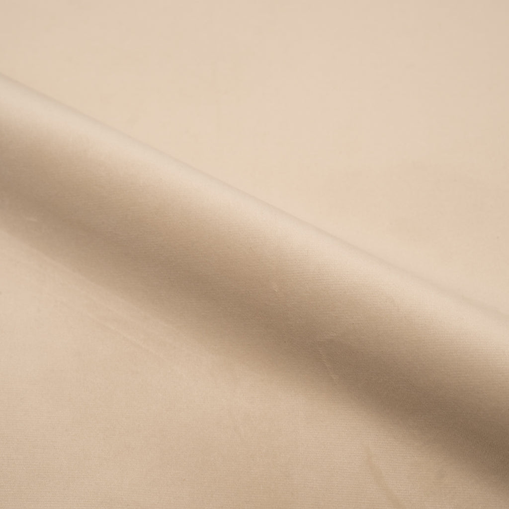 Esmée - Conjunto de 2 sillas de terciopelo blanco roto y madera de nogal