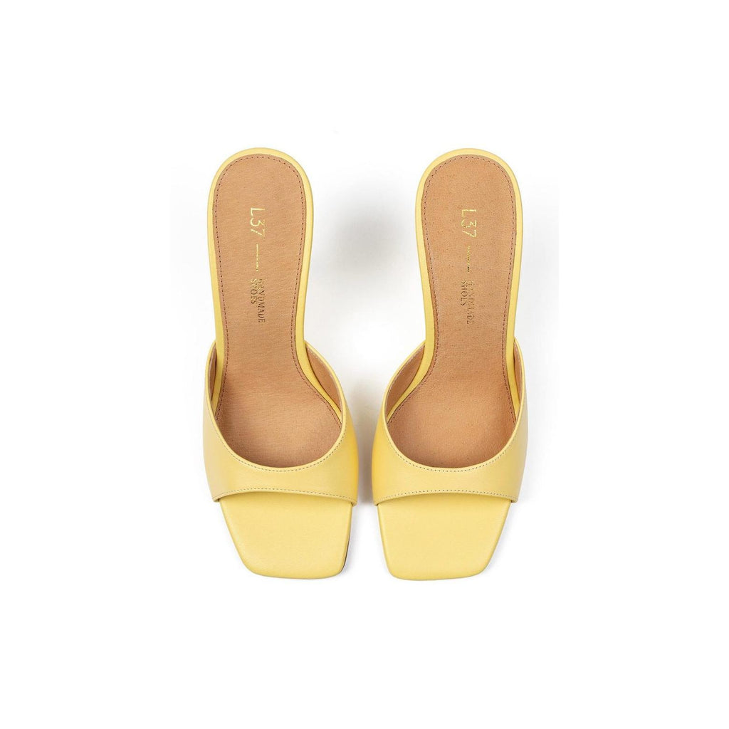 Sandali On Top Of The World - Giallo