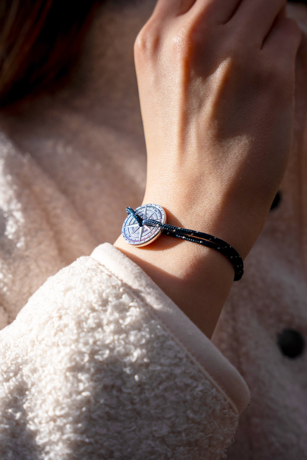 Grésil Bracelet - Speckled Navy Blue and White