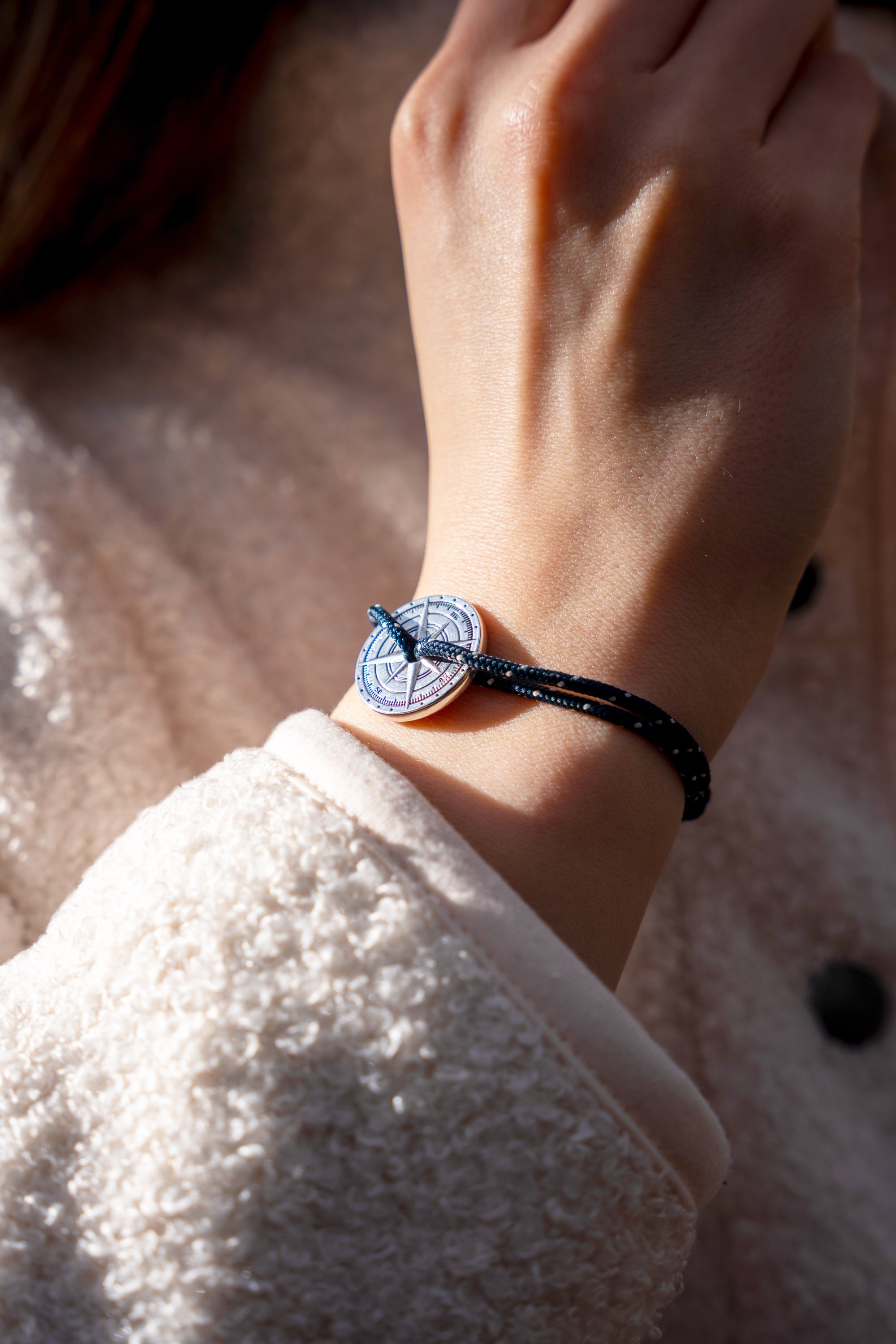 Grésil Bracelet - Speckled Navy Blue and White