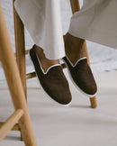 Chausson homme cuir, mocha Angarde porté close up