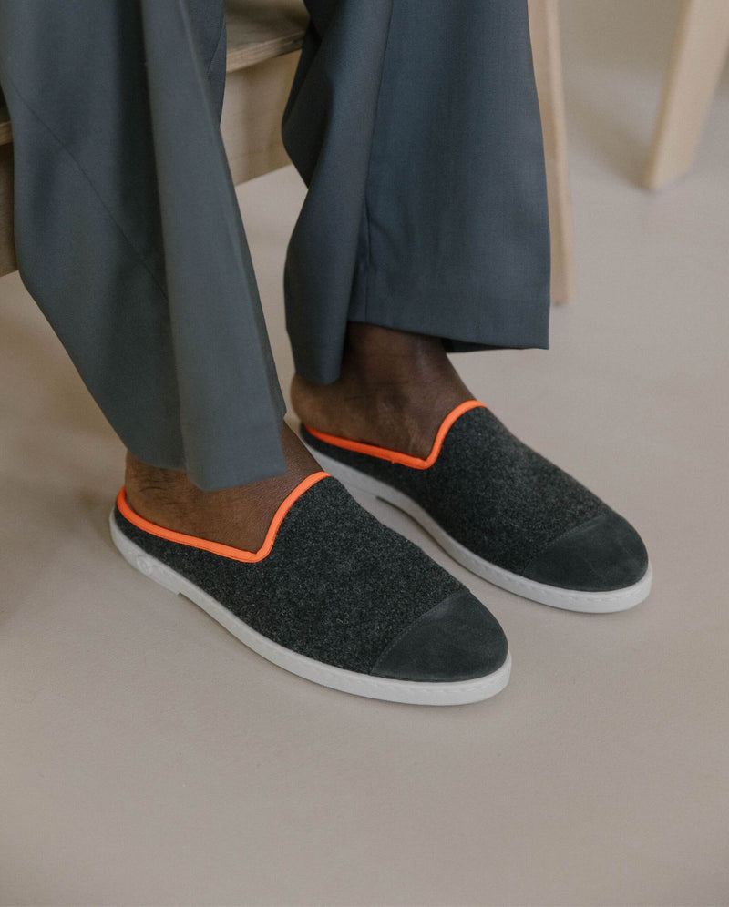 Mule homme laine, gris orange fluo Angarde packshot close up