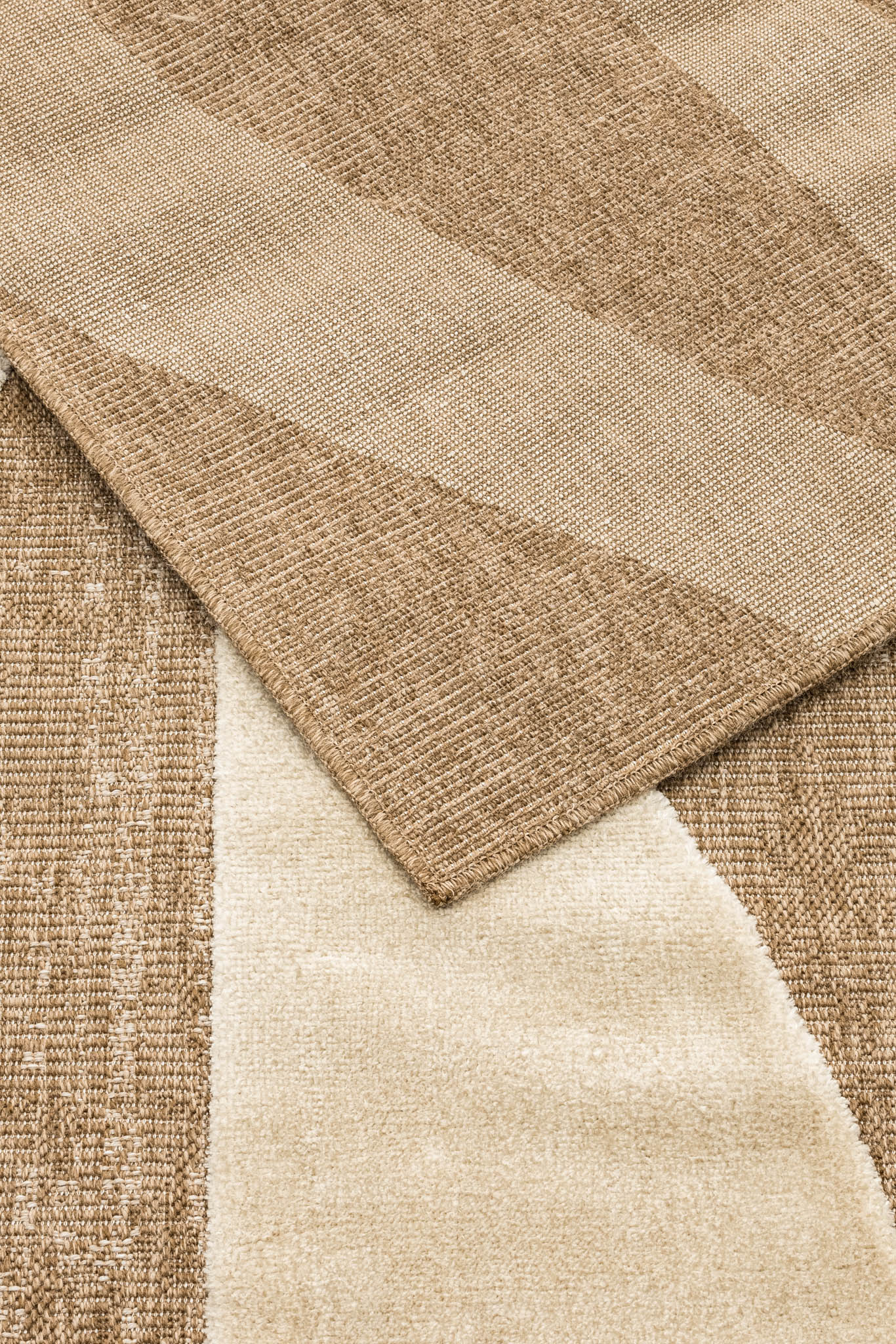 Soft abstract jute look rug: PAL9489BLA PALMA