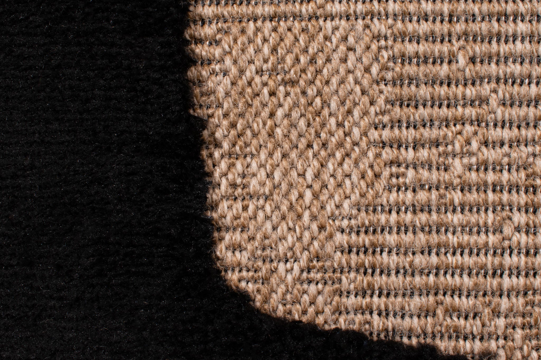 Tapis rustique avec motif noir : PAL9491NOI PALMA