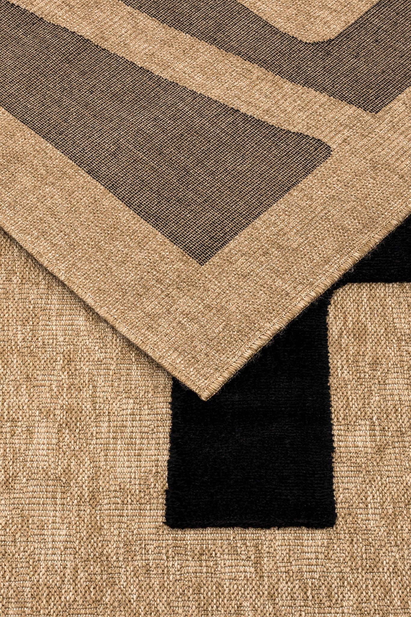 Tapis rustique avec motif noir : PAL9491NOI PALMA