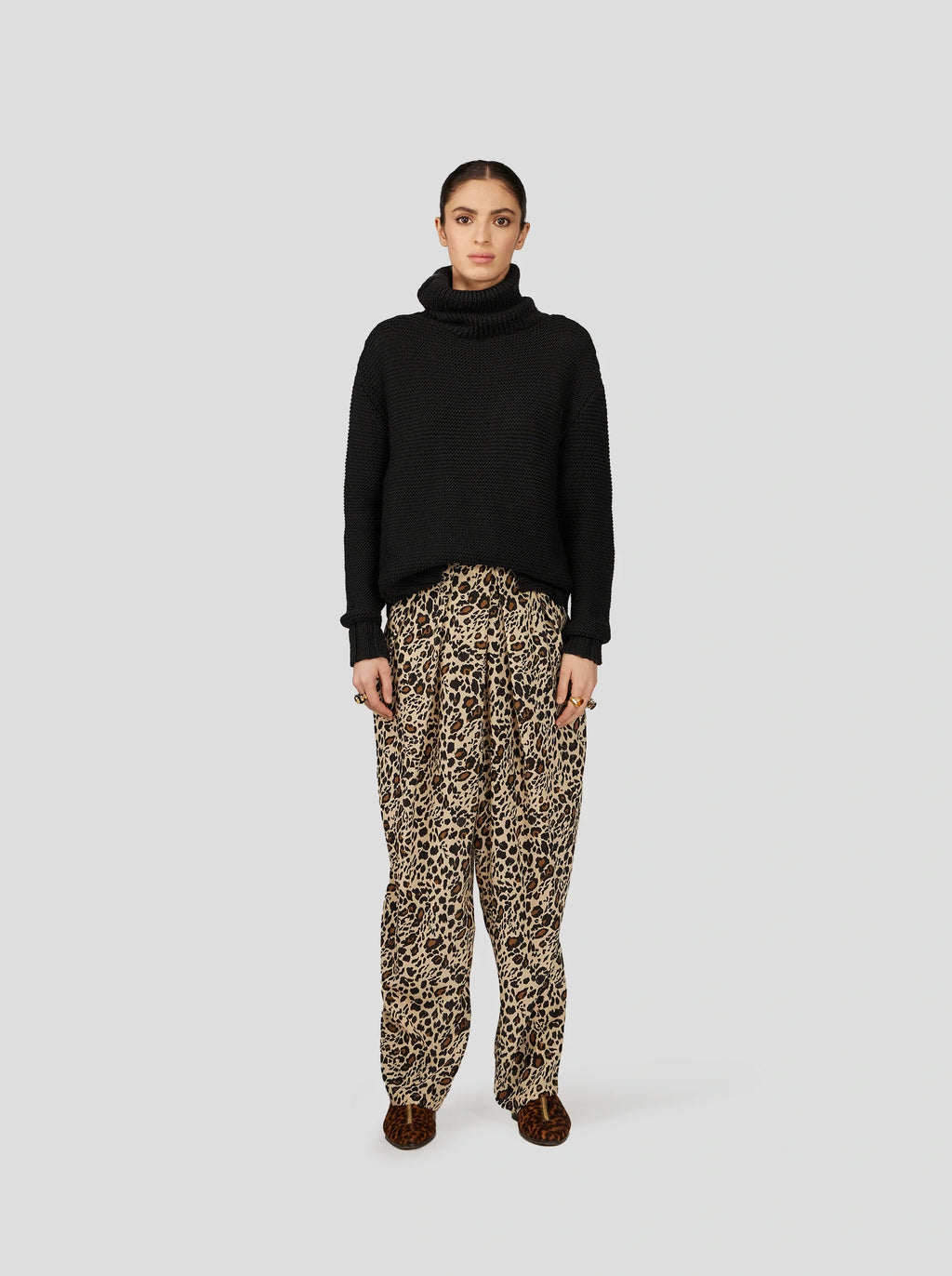 Pantalón Sakis Con Estampado De Leopardo Sedoso