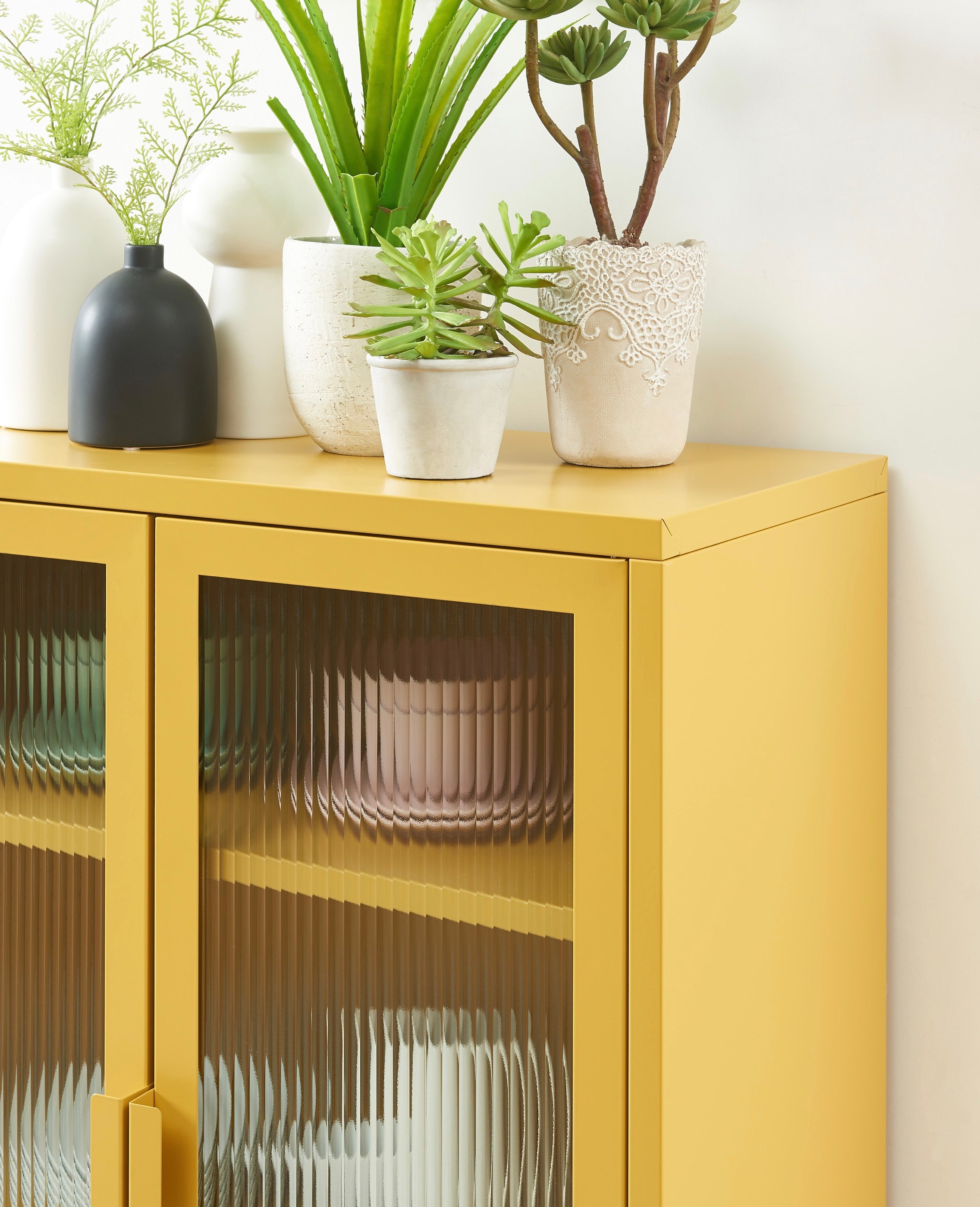 Aparador - Amarillo Mostaza - Puertas de Vidrio Estriado