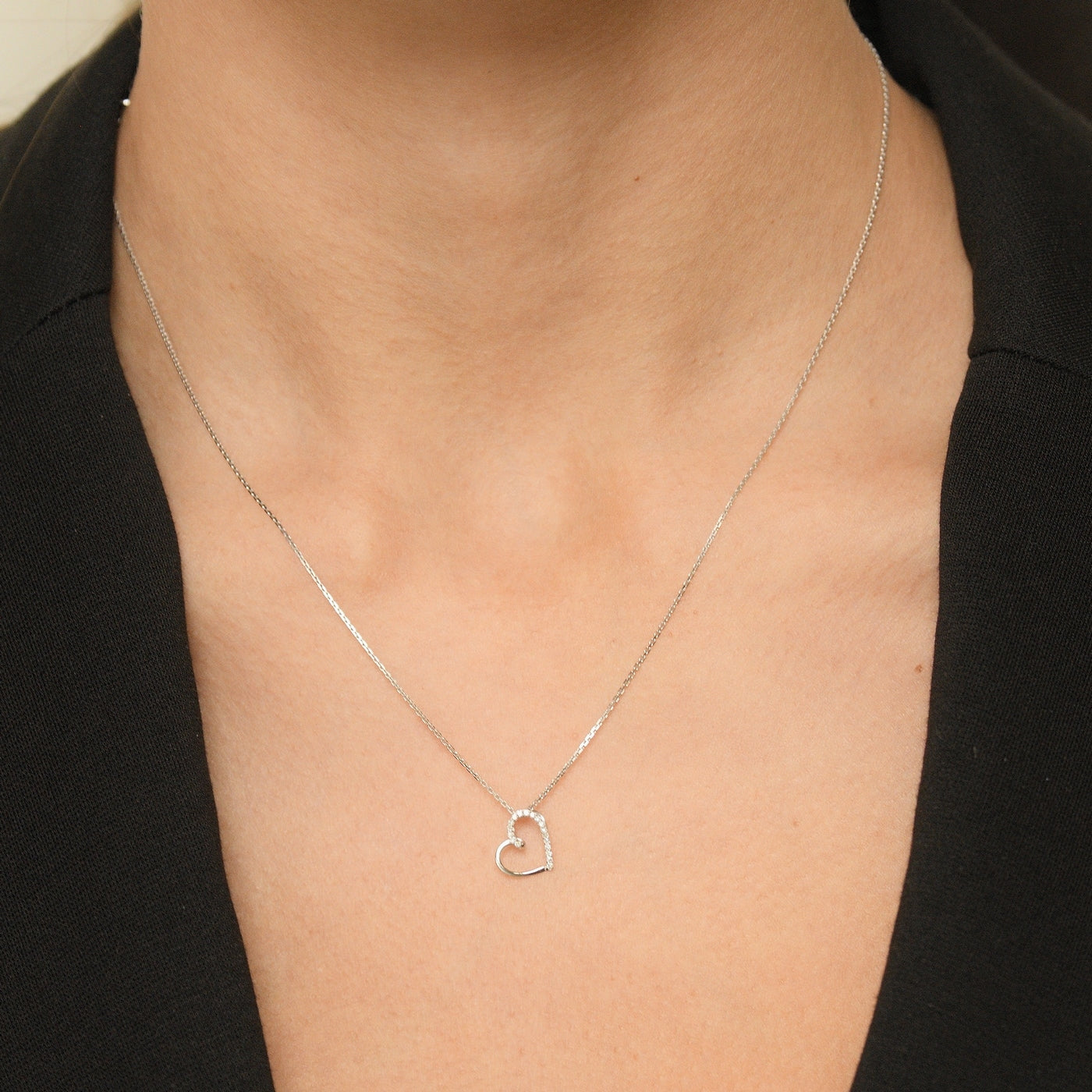 "Precious Heart" Diamond Pendant: 0.05/18 - 375/1000 White Gold