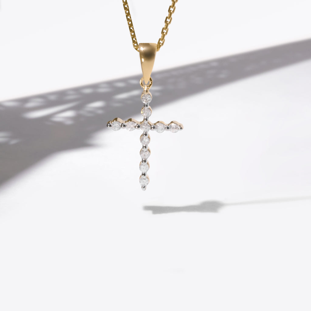 Pendentif Croix Brillante" D0,10/11 - Or Jaune 375/1000