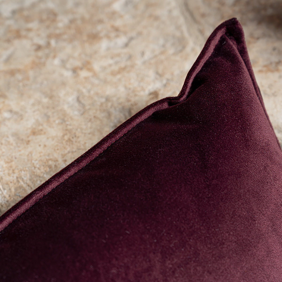 Glamour - Decorative Cushion - Raisin