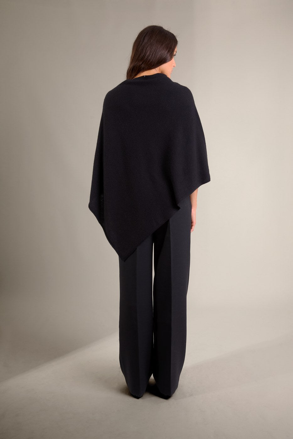 Poncho Tamara - Sort