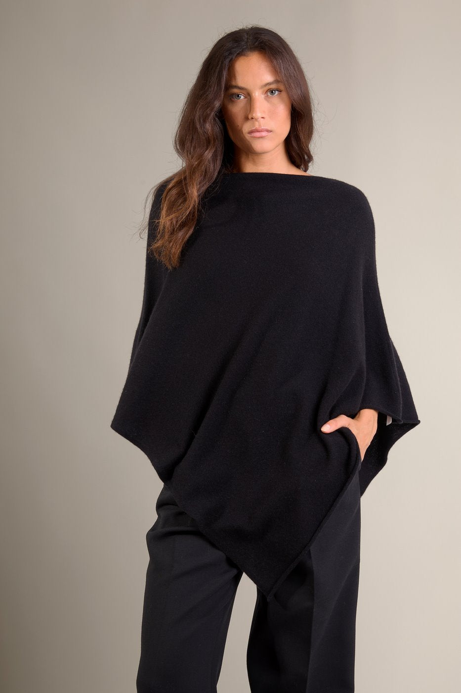 Poncho Tamara - Sort