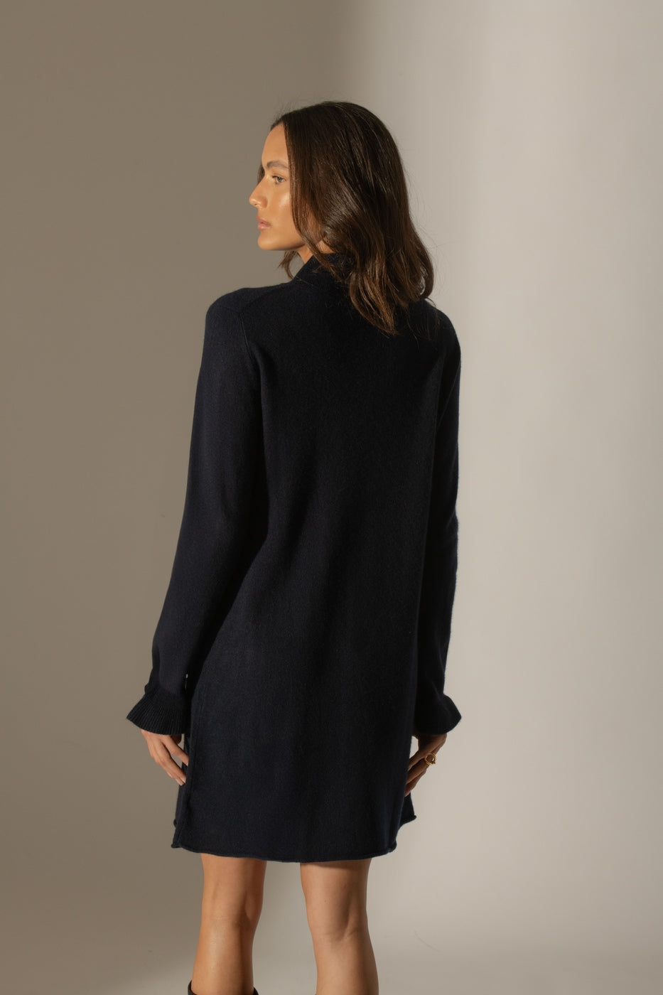 Vestido Cuello Alto Volantes Puños - Lyamia - Navy