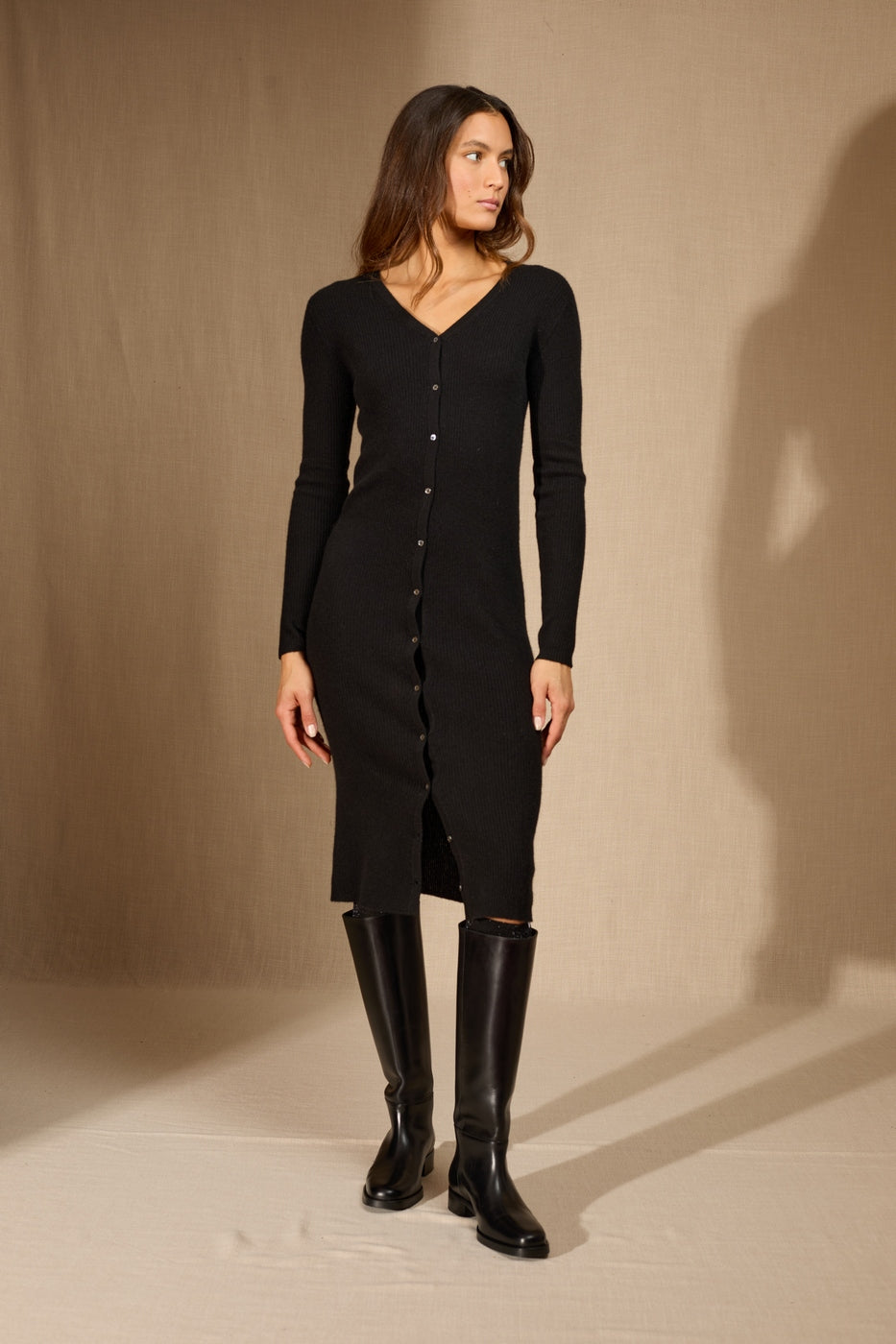 Robe Boutonnée Col V Maria - Noir