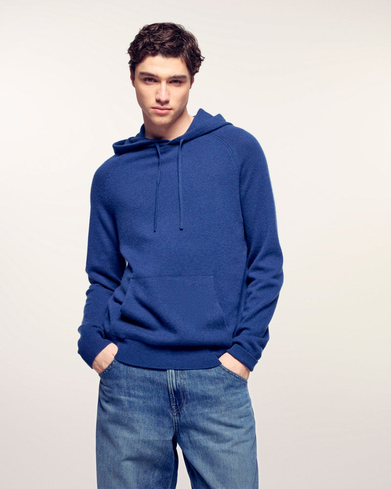 #label: Arnau mesure 1,87m et porte une taille M