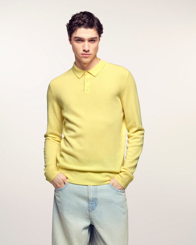 #label: Arnau mesure 1,87m et porte une taille M