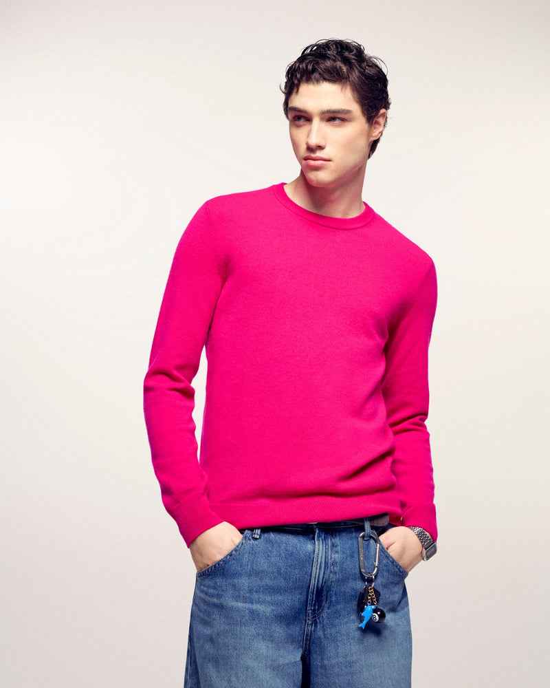 #label: Arnau mesure 1,87m et porte une taille M