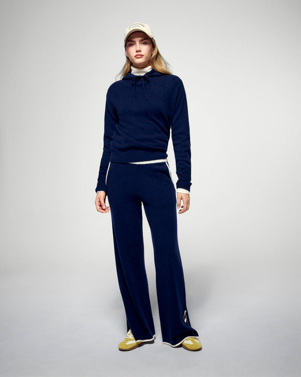 #label: Selaa mesure 1,73m et porte une taille S