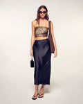#label: Maria is 1.79m tall and wears a size S