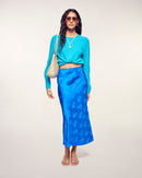 #label: Aya mesure 1,74m et porte une taille S