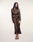 #label: Ehlana mesure 1,77m et porte une taille S