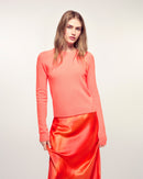 #label: Selaa mesure 1,73m et porte une taille S