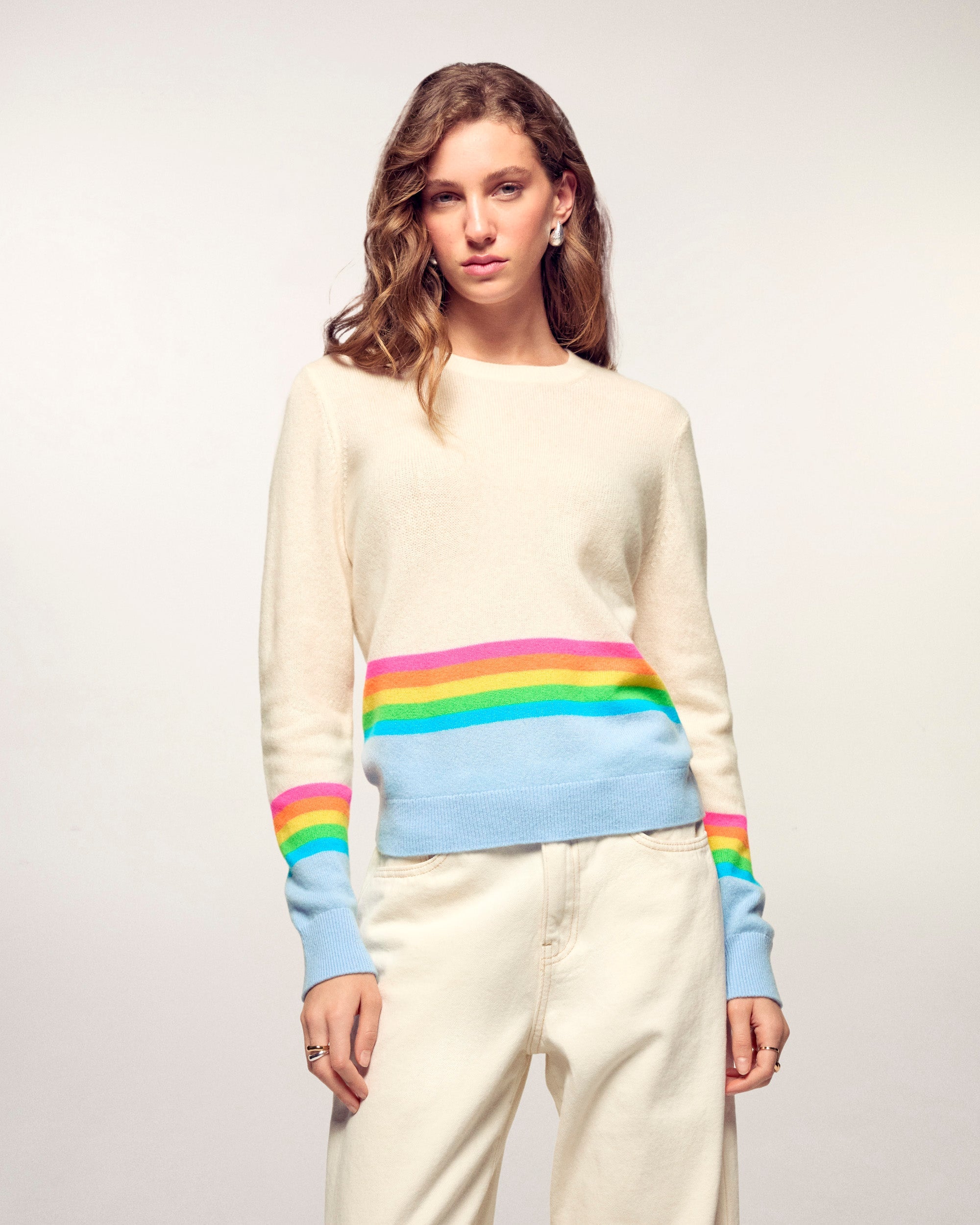 #label: Nathali is 1.76m tall and wears a size S