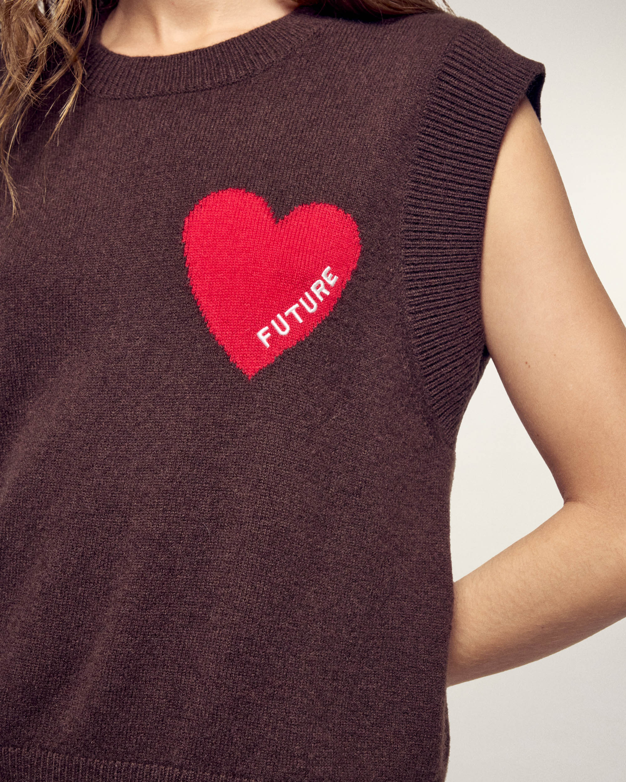 Jersey sin mangas con corazón