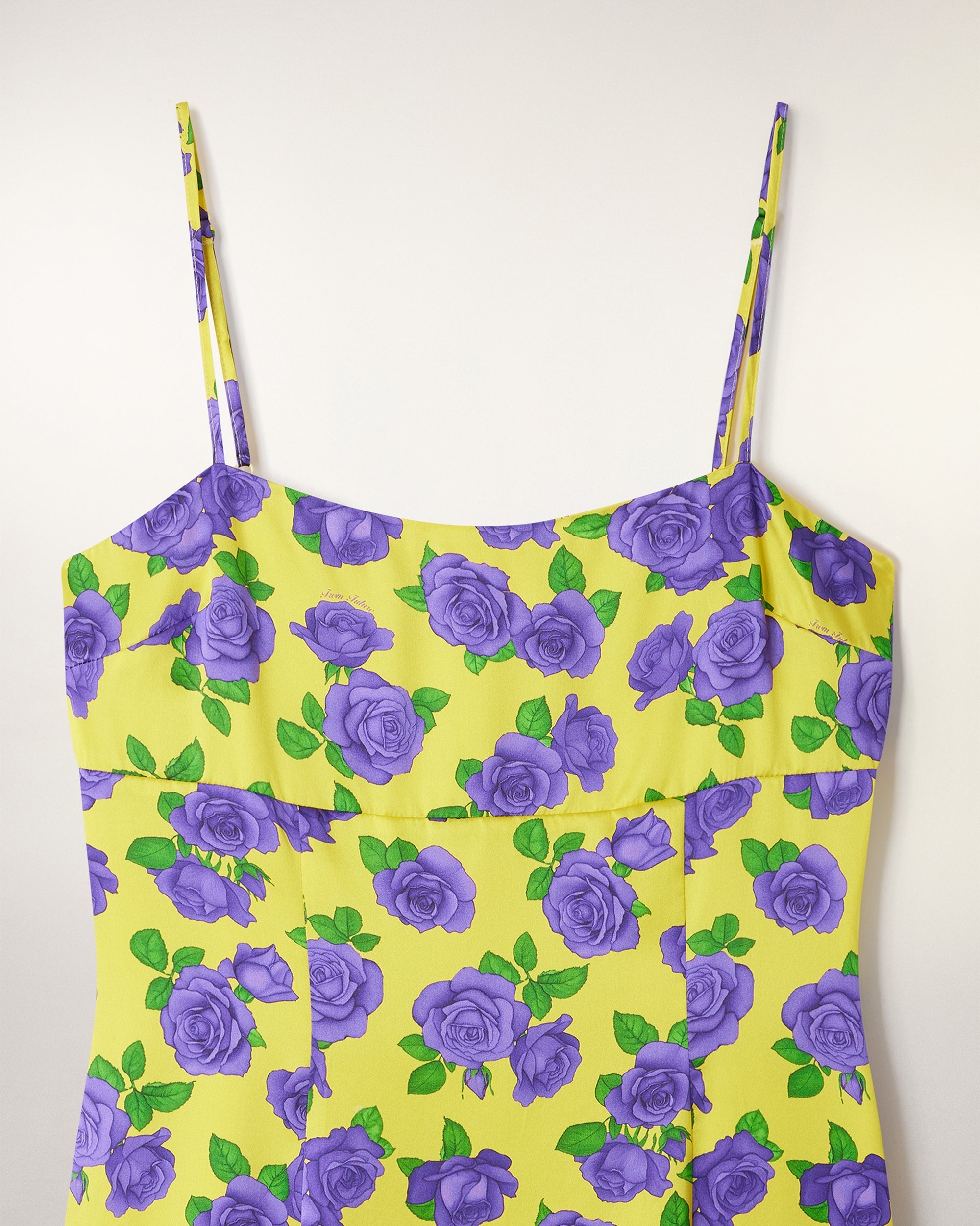 Vestido Corto Con Tirantes