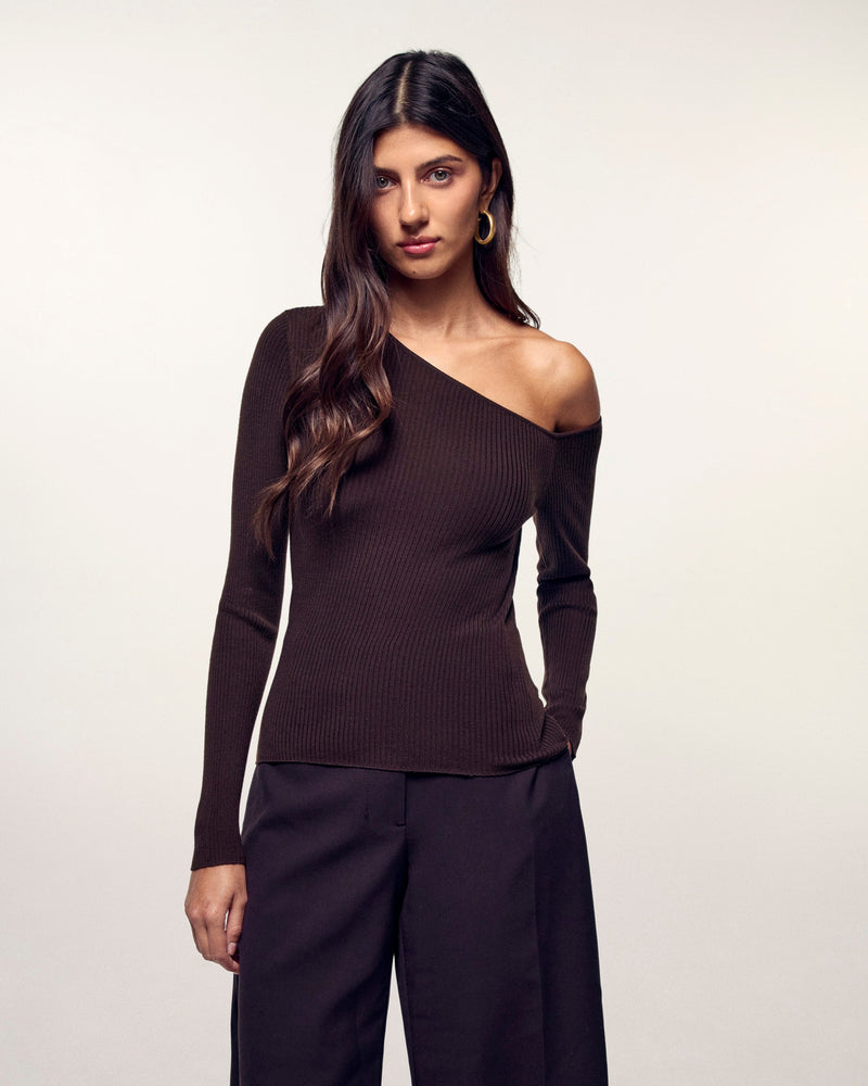 #label: Aida mesure 1,75m et porte une taille S
