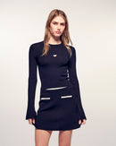 #label: Selaa mesure 1,73m et porte une taille S