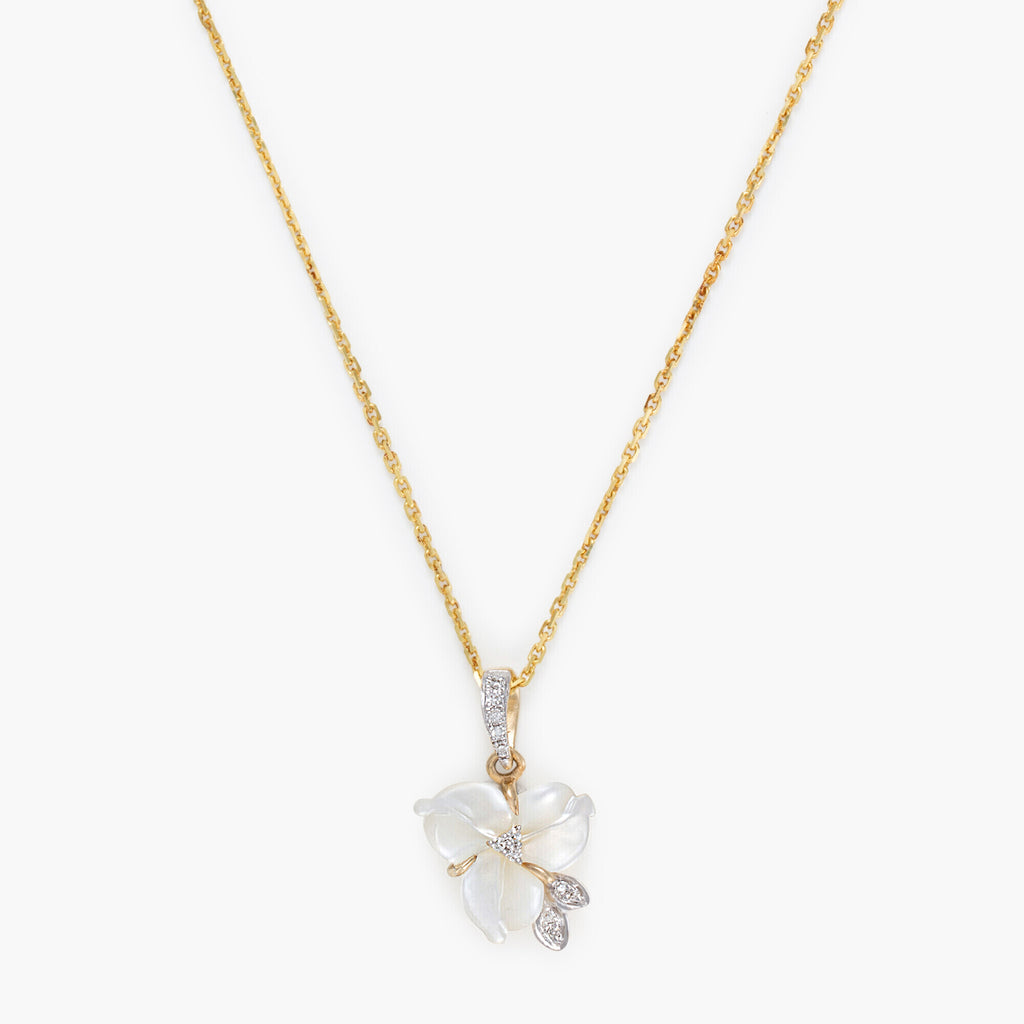 Colgante “Tradescantia” Diamantes 0,04/12 y Nácar Blanco