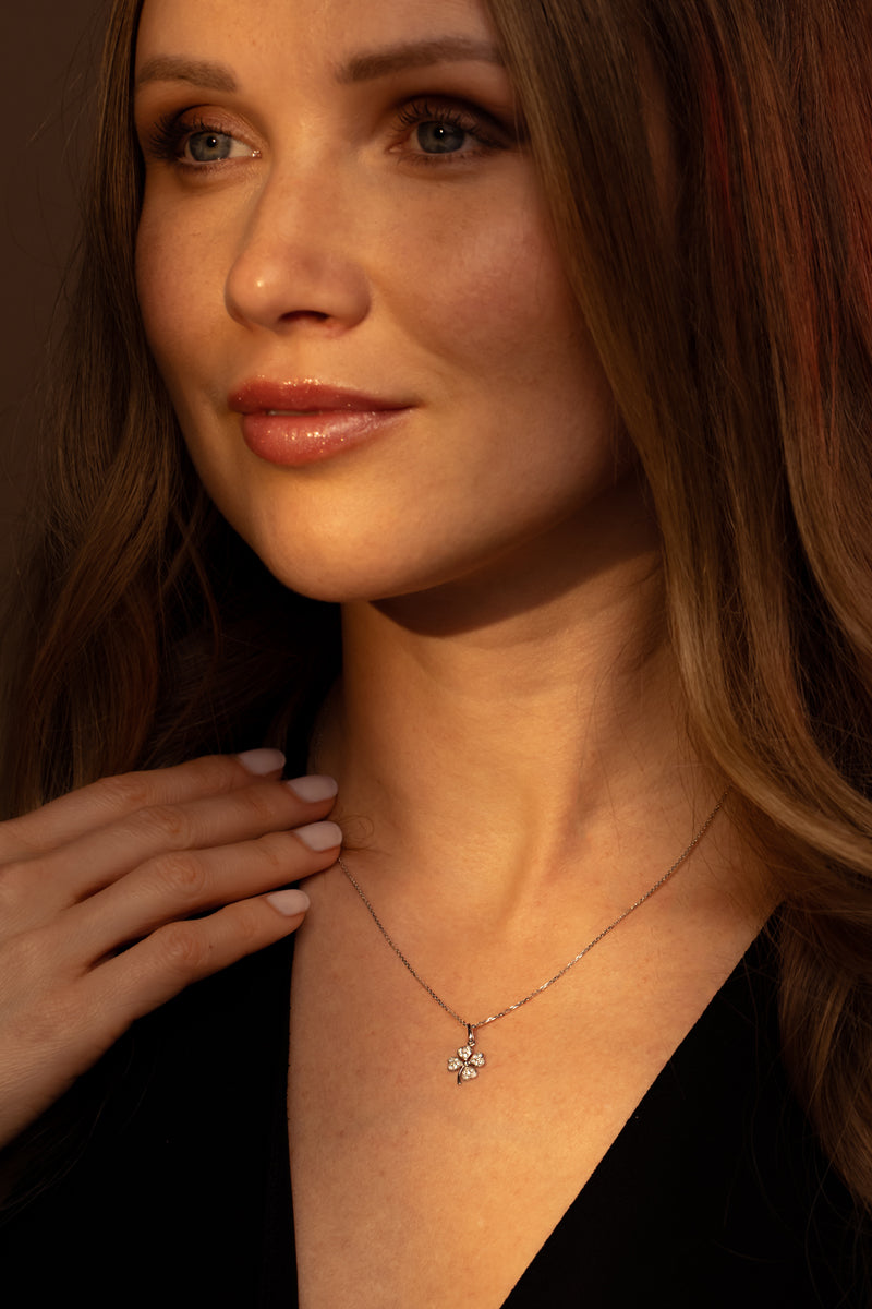 Pendentif "Petit Trèfle" Or Blanc 375/1000 Et Zirconium