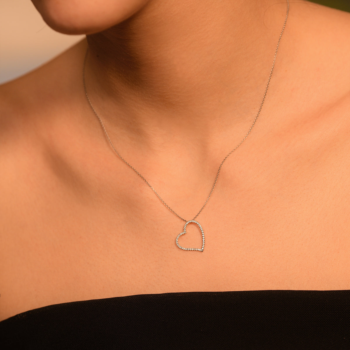 Pendentif "Coeur Oriental " Or Blanc Diamant :0,15Ct/47