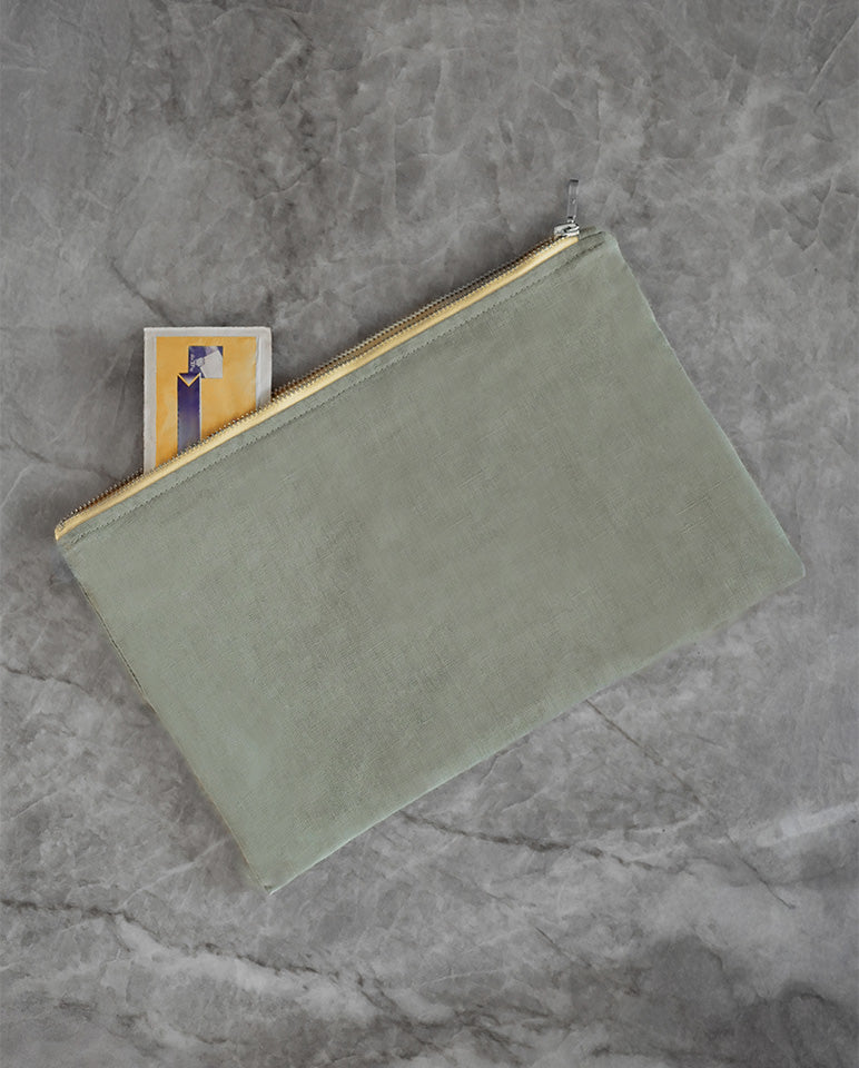 Pochette In Lino Verde Salvia Con Bordino Giallo 5602