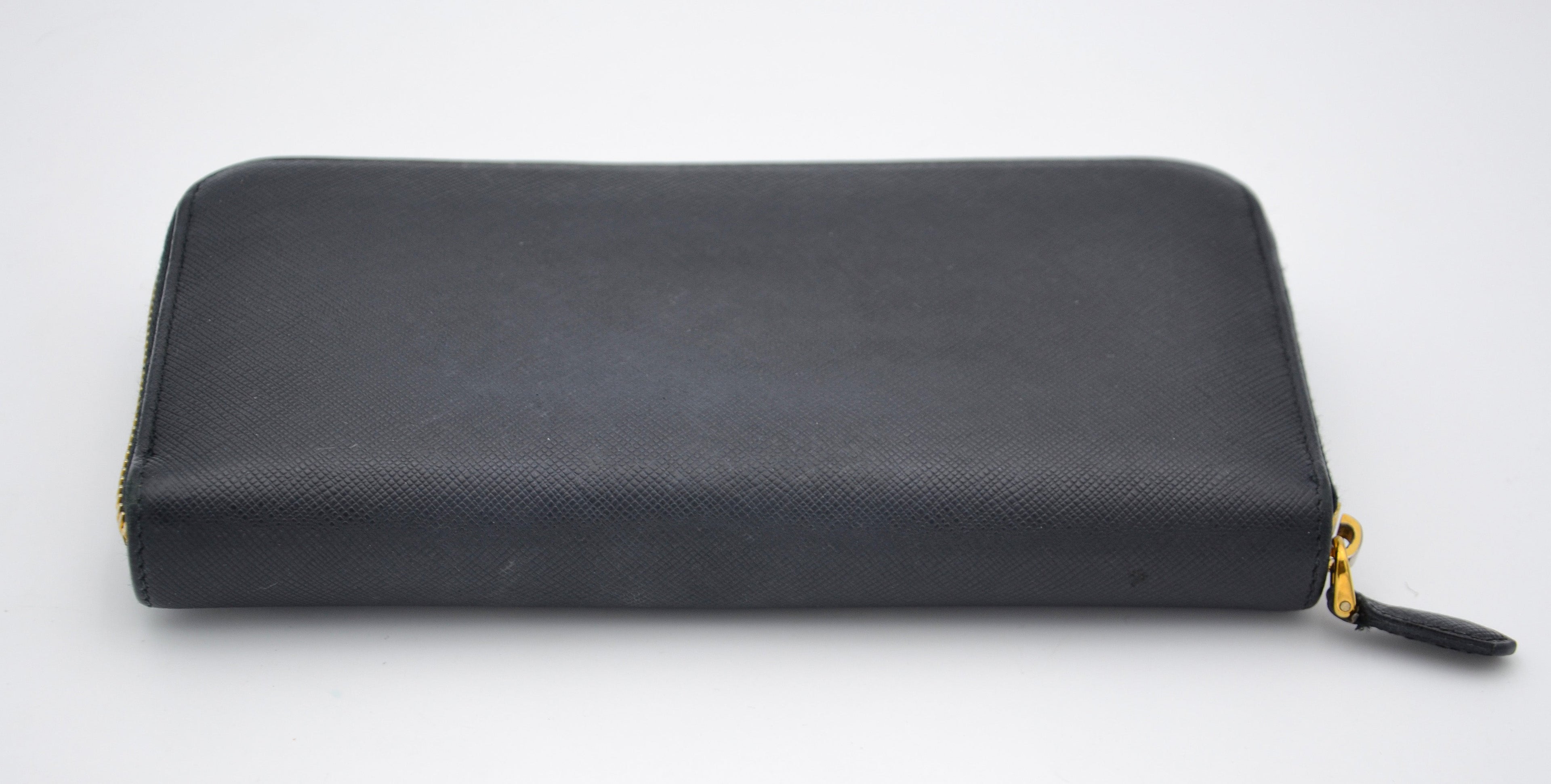 Cartera larga Prada de cuero Saffiano