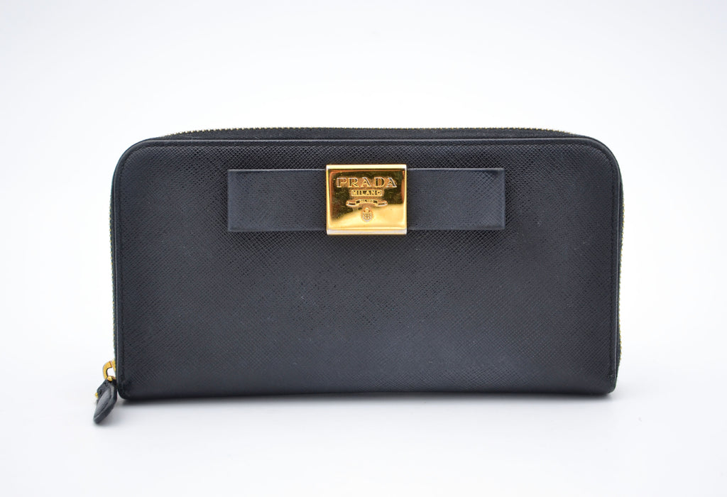 Cartera larga Prada de cuero Saffiano