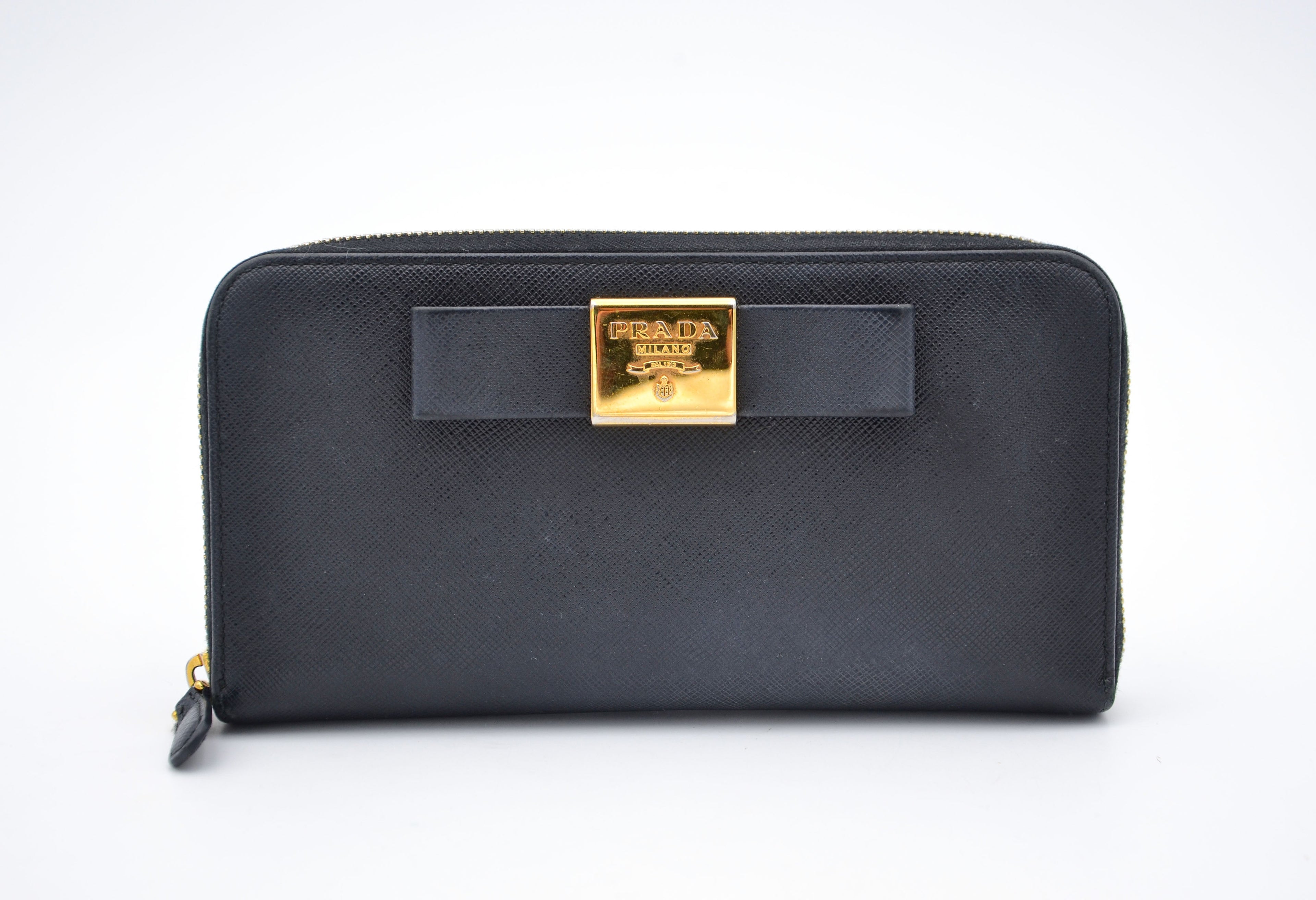 Cartera larga Prada de cuero Saffiano