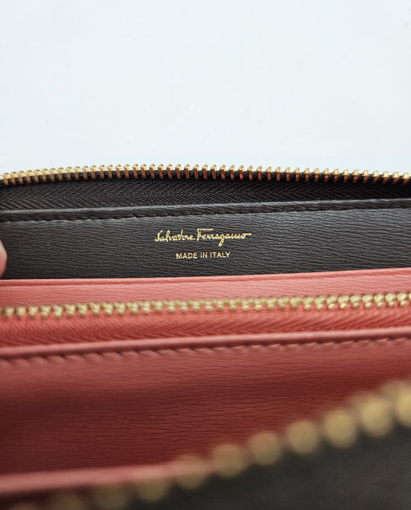 Cartera Salvatore Ferragamo Zippy de piel