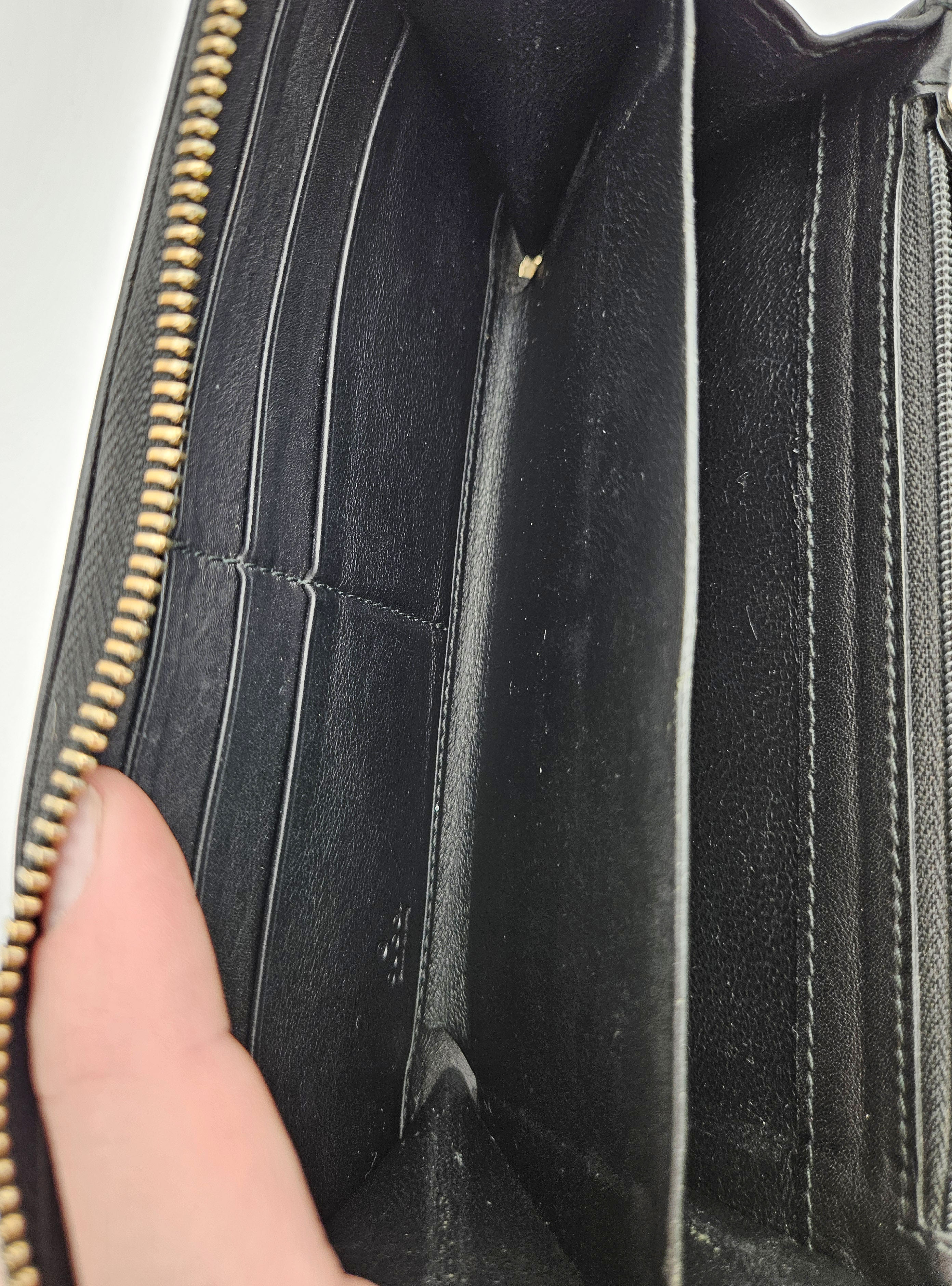 Gucci Zippy Long Wallet In Black Leather Guccissima