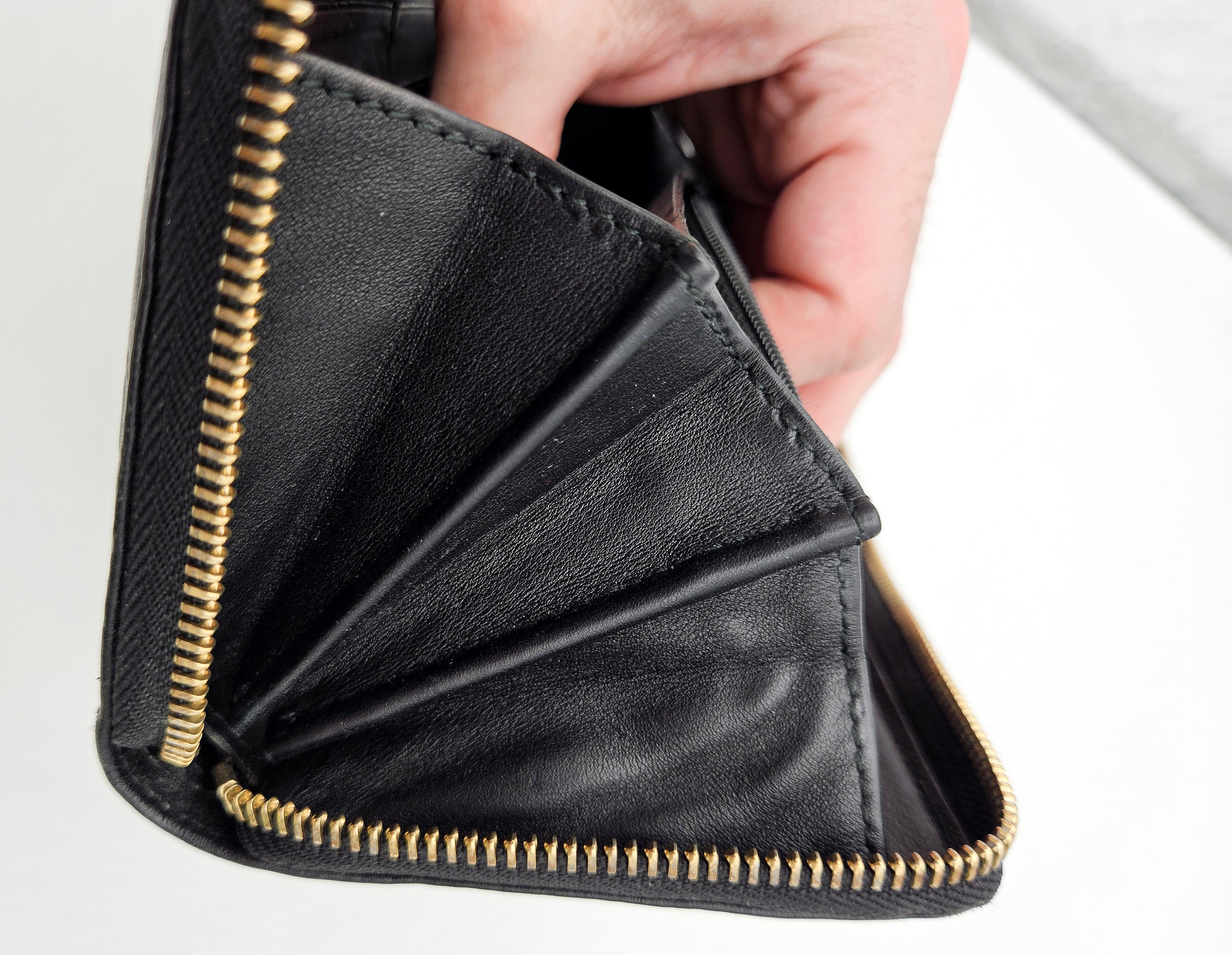 Gucci Zippy Long Wallet In Black Leather Guccissima