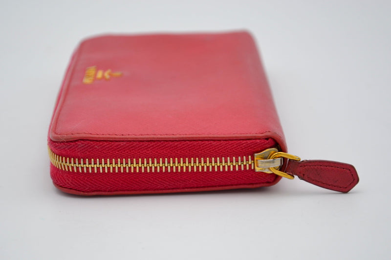 Portefeuille Zippé Prada En Cuir Saffiano