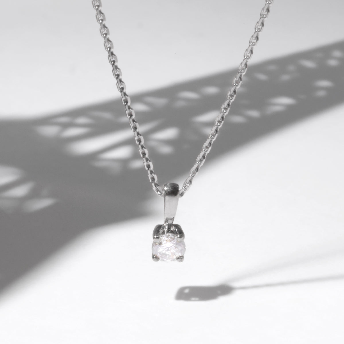 "Laila" Pendant, Diamond D 0,16/1 - 375/1000 White Gold